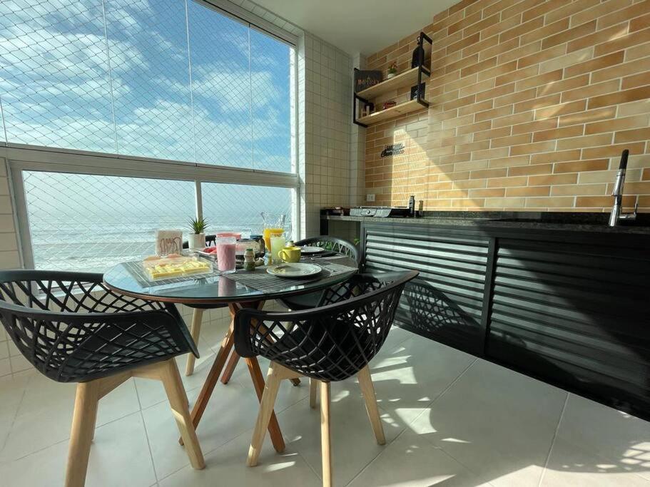 Ap Frente Mar Com Ar-Condicionado E Varanda Gourmet Mongaguá Eksteriør billede